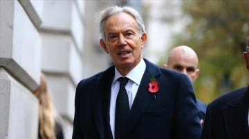 İngiltere'de yüzbinlerce kişi Tony Blair'ın 'şövalyelik unvanı'nın iptalini isti