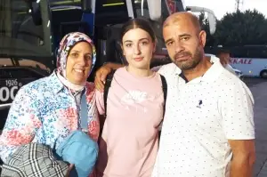 İrem hemşire baba ocağına ayak bastı, mutluluğu kameralara yansıdı