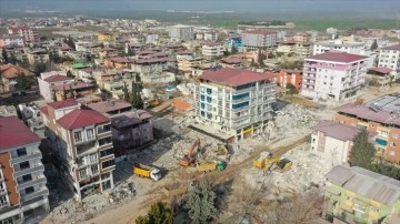 İslahiye'de acil yıkım kararı alınan binaların yüzde 60'ının yıkımı tamamlandı