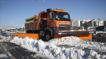 İstanbul'da karla mücadelede 17 bin 894 personel görev aldı