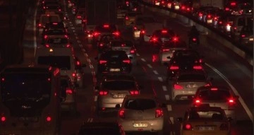İstanbul’da trafik yoğunluğu, seviye yüzde 65’e yükseldi