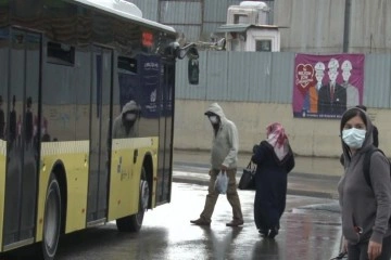 İstanbul’da yağmur yağdı, vatandaş yoğunlaşan trafikten dert yandı