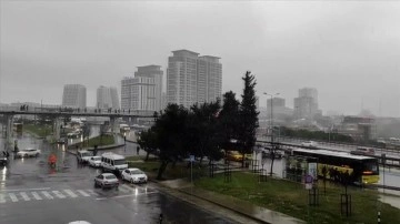 İstanbul'un bazı bölgelerinde yağış etkili oluyor