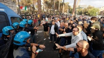 İtalya'da 'Yeşil Geçiş' sertifikasına yönelik protestolar olaylı geçti