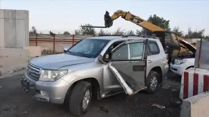 Kabil'deki tahliye izdihamı geride araç hurdalığı bıraktı