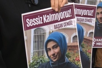 Kadınlar, Başak Cengiz'in öldürüldüğü yere karanfil bıraktı