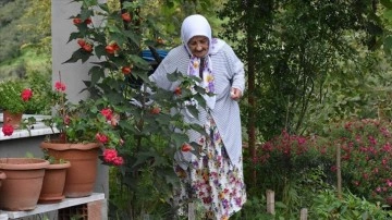 Kalp kapağı 94 yaşında değişen Zehra nine 'ikinci baharını' yaşıyor