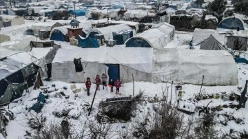 Katar'dan İdlib'de soğuktan etkilenen yaklaşık 10 bin aileye yardım