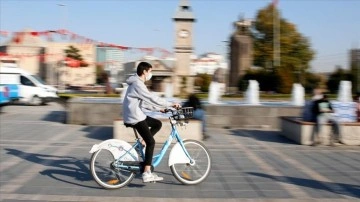 Kayserililer 'iki teker'le karbon salınımını azaltıp sağlığa pedal çeviriyor