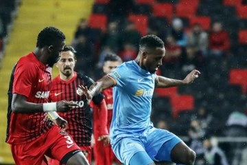 Kayserispor 1 puanla döndü