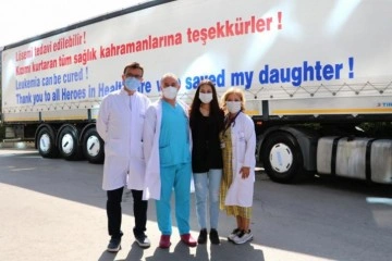 Kızı lösemiden kurtulan baba, doktorlara böyle teşekkür etti