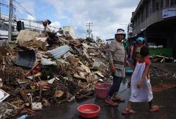 Kızılhaç, Filipinler'de tayfun sonrası salgın riski görüldüğünü açıkladı