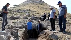 Konya Takkeli Dağ'da 9 yıldır yürütülen kazılarda 35 kaya mezarı bulundu