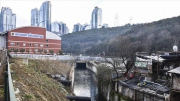 Lağım suyu 3 yıldır mahalleye akıyor