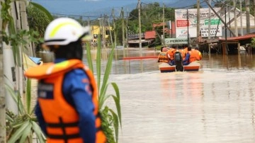 Malezya'daki sel felaketinde 14 kişi hayatını kaybetti