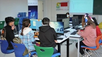 Mardinli öğrenciler 'Maker Atölyesi'nde TEKNOFEST'e hazırlanıyor