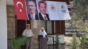 Marmaris'te orman yangınında evlerini kaybeden çift, yeni evlerine kavuştu