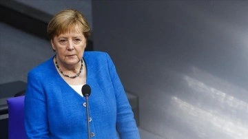 Merkel, gelecek haftaların İran nükleer anlaşması için belirleyici olduğunu söyledi