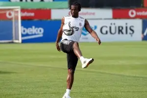 Michy Batshuayi: 'İlk hedefim gol atarak takıma katkı vermek'