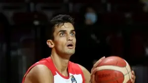 Milli basketbolcu Ömer Faruk Yurtseven'den NBA Yaz Ligi'nde 'double-double'