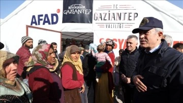 Milli Savunma Bakanı Akar, İslahiye ve Nurdağı'nda incelemelerde bulundu