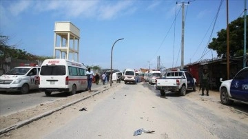 Mogadişu'da bomba yüklü araçla düzenlenen saldırıda 7 kişi öldü