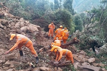 Nepal ve Hindistan'ı vuran sel ve heyelan felaketinde can kaybı 198’e ulaştı