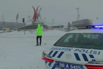 Nevşehir - Aksaray yolu trafiğe kapandı