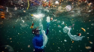 Okyanusları kurtarmak için ABD'nin plastik üretimini azaltması gerektiği bildirildi