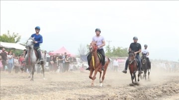 Osmaniye'de 10. Geleneksel Rahvan At Yarışları yapıldı