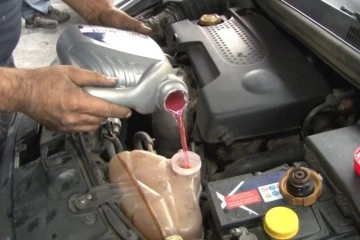 Oto tamirciler uyardı: 'Kışın araçlarınızı antifrizsiz bırakmayın'