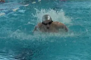 Paralimpik sporcu Recep Tuna, engelleri aşarak olimpiyatlara yüzüyor