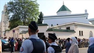 Paris Ulu Cami'den, Fransız hükümetine I. Dünya Savaşı töreninden 'dışlanma' tepkisi