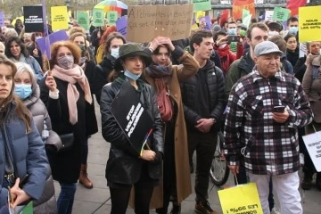 Paris’te ırkçılık karşıtı protesto