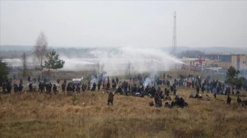 Polonya hükümeti, Belarus sınırındaki krizin silahlı çatışmaya dönüşmesini beklemiyor