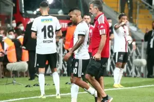 Sakatlığını atlatan Alex Teixeira 11’e döndü