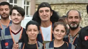 Sanatçı ve AFAD gönüllüsü Murat Kekilli, sel felaketinin yaşandığı Bozkurt'u ziyaret etti