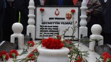 Şehit öğretmen Necmettin Yılmaz kabri başında anıldı