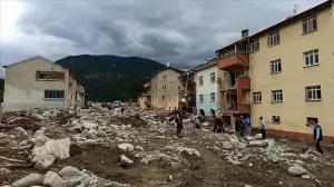 Sel felaketini yaşayan Babaçay köyü sakinlerinden evlerine hüzünlü veda