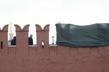 Şiddetli rüzgar Kremlin’in burcunu yıktı, Kızıl Meydan ziyarete kapatıldı