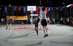 Sokak Basketbolu Turnuvası'nda 53 takım şampiyonluk için mücadele etti
