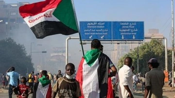 Sudan'da askeri müdahale karşıtı gösteriler öncesinde telefon ve internet hatları kesildi