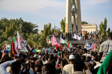 Sudan’da binlerce kişi “Aralık Devrimi”nin 3. yıl dönümünde sokaklara döküldü