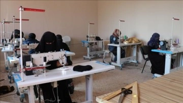 Suriyeli savaş mağduru kadınlar Tel Abyad'da meslek öğreniyor