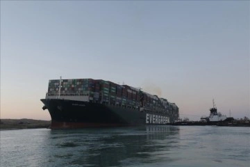 Süveyş Kanalı'nda karaya oturan 'The Ever Given' gemisi aylar sonra kanaldan yeniden