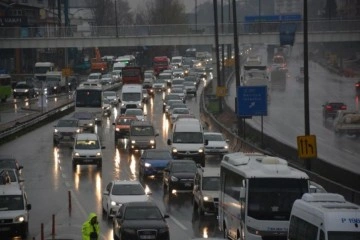 Tır sıkıştı, Kocaeli trafiği alt üst oldu