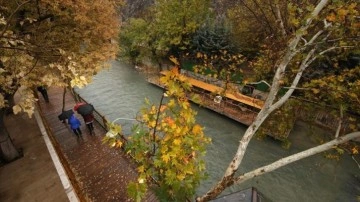 Tohma Kanyonu ve Somuncu Baba Külliyesi sonbahar renklerine büründü