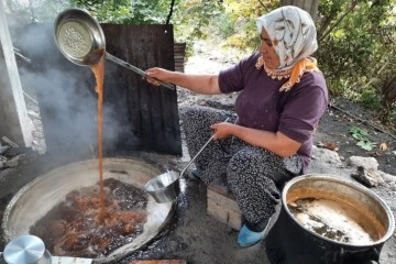 Toroslarda son pekmez kazanları kaynadı