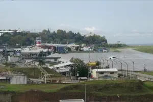 Trabzon Havalimanı pisti uçuşlara kapatıldı, yoğunluk oluştu