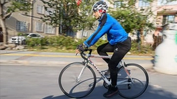 Trafik çilesinden kurtulmak için bindiği bisiklet 13 yıldır ulaşım aracı oldu